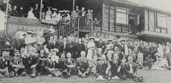 vintage photo of WSMA Annual Meeting attendees gathered