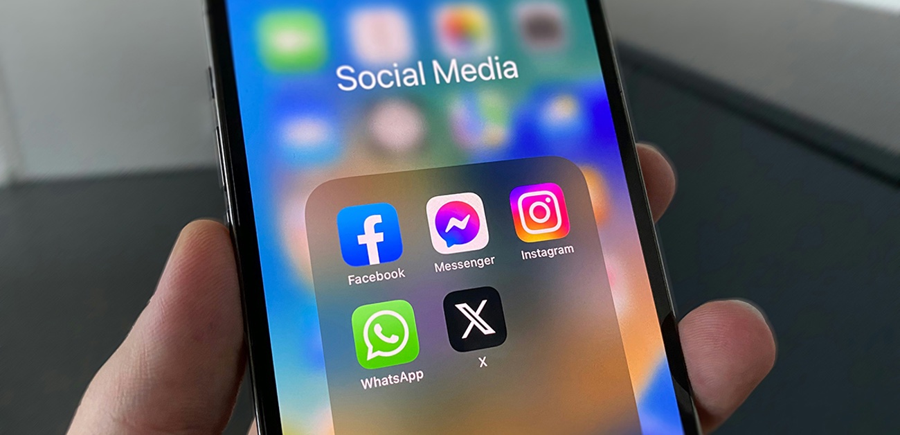 smart phone displaying social media app icons